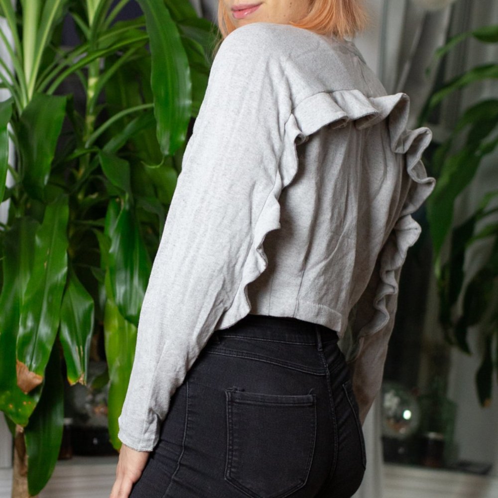Zara Grey Cropped Jersey with Ruffle Sleeve